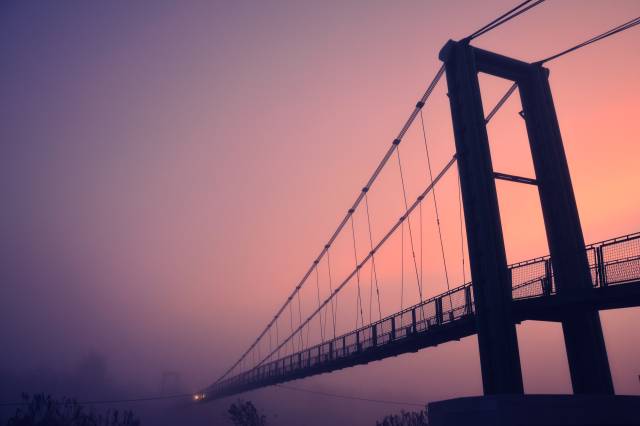 Kładka piesza w Bachowie