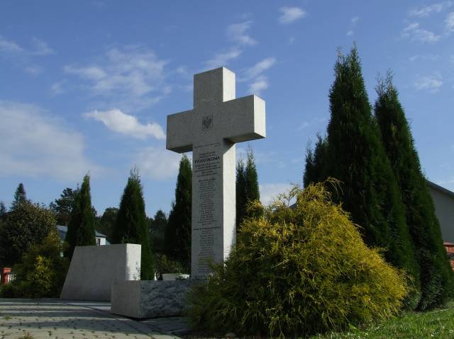 Pomnik ku pamięci Polaków w Pawłokomie