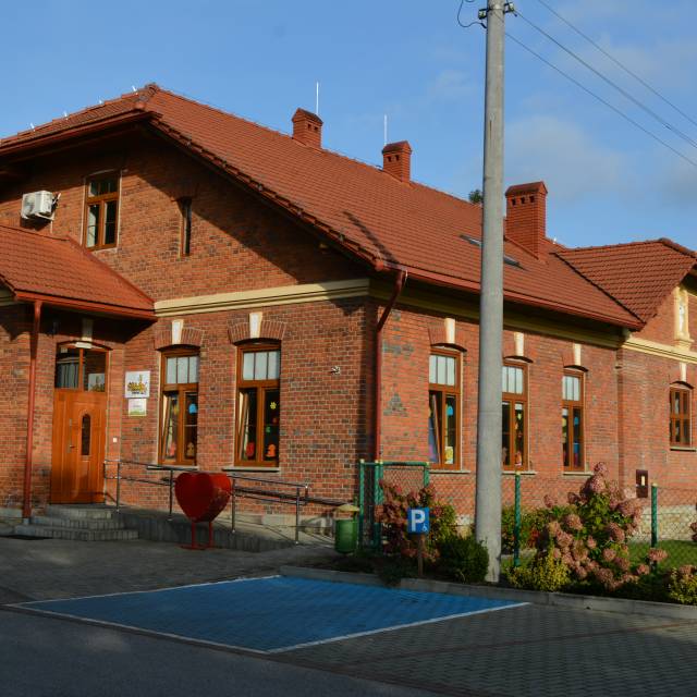 Ochronka Sióstr Służebniczek (przedszkole) w Dydni, Autor: Emilia Trześniowska