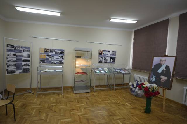 Muzeum ks. Abpa Ignacego Tokarczuka przy Szkole Podstawowej w Końskiem