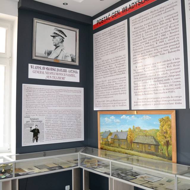 Poplenerowa Sala Pamięci gen. Wł. Sikorskiego w Hyżnem, Autor: Archiwum GOK Hyżne