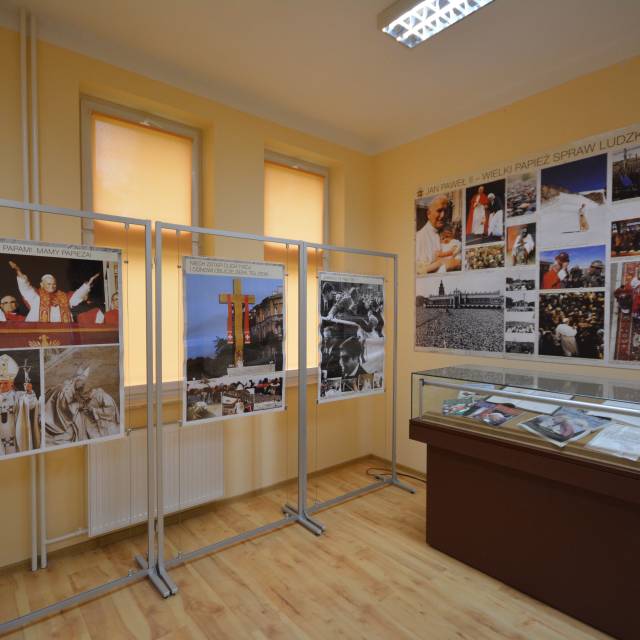 Centrum Jana Pawła II i Izba Pamięci przy Szkole Podstawowej w Jabłonce, Autor: Grzegorz Cipora