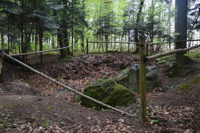 Pomnik przyrody nieożywionej "Błędny Kamnień" w rezerwacie Mójka