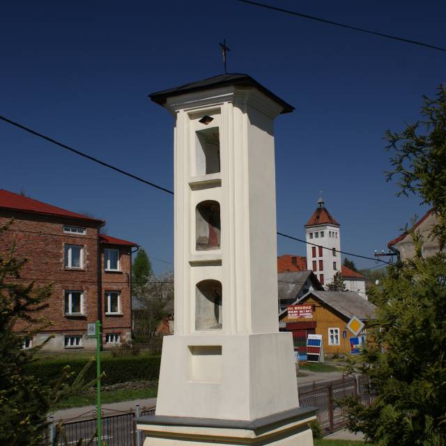 Kapliczka - obelisk w Dynowie, Autor: Sławomir Żuk