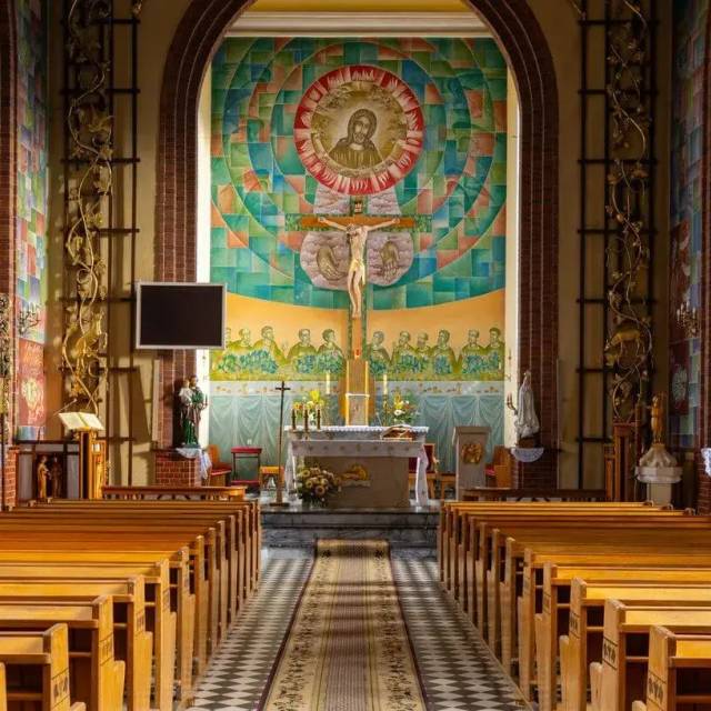 Wnętrze świątyni w Drohobyczce, Autor: https://drohobyczka.przemyska.pl/site/templates/img/kosciol1.webp