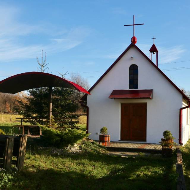 Kapliczka na Łazach Kosztowskich, Autor: Centrum Promocji Doliny Sanu. Krzywcza