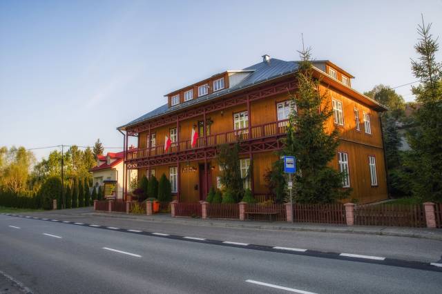 Budynek dawnego urzędu w Hyżnem