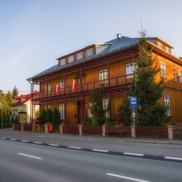 Budynek dawnego urzędu w Hyżnem, Autor: Andrzej Błoński