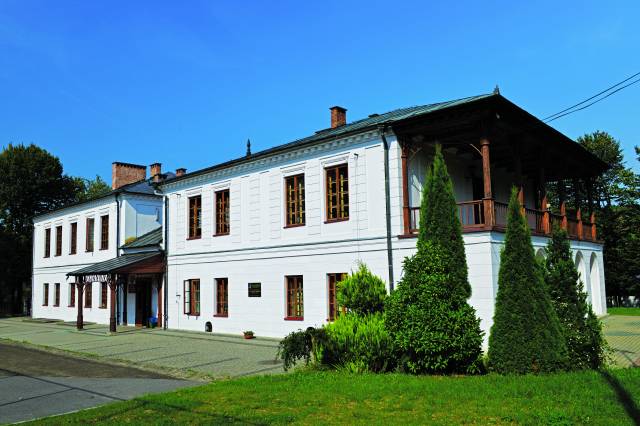 Dwór Nieborowskich w Hyżnem