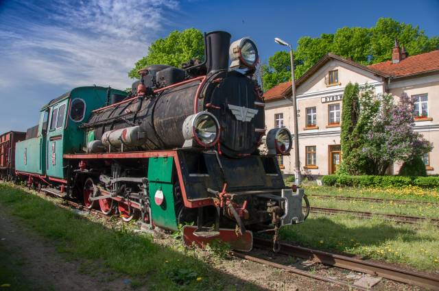 Zabytkowy dworzec kolejki wąskotorowej na linii Przeworsk-Dynów w Dynowie