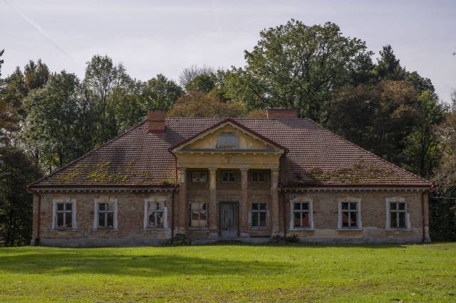 Zespół dworski Dembińskich w Nienadowej