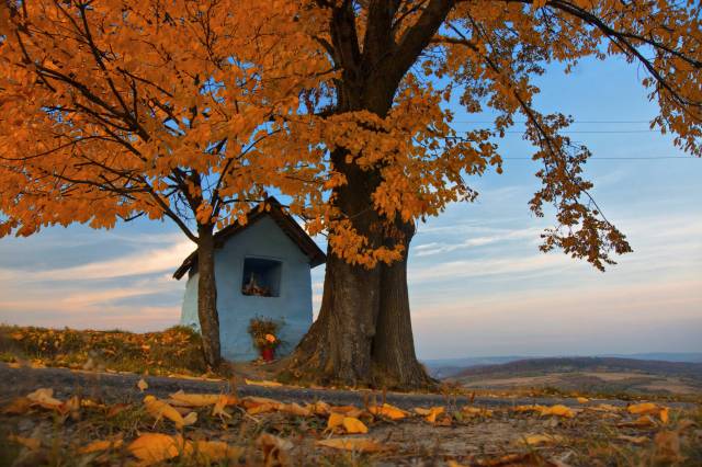Przydrożna kapliczka na Łączkach